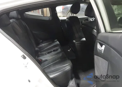 2013 Hyundai Veloster Turbo W/Black z USA, uszkodzony, nr VIN KMHTC6AE3DU130429